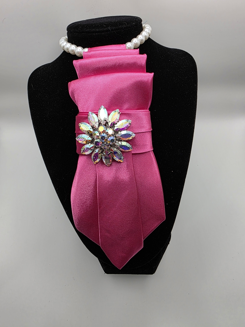 Tie Necklace | Fuchsia Satin